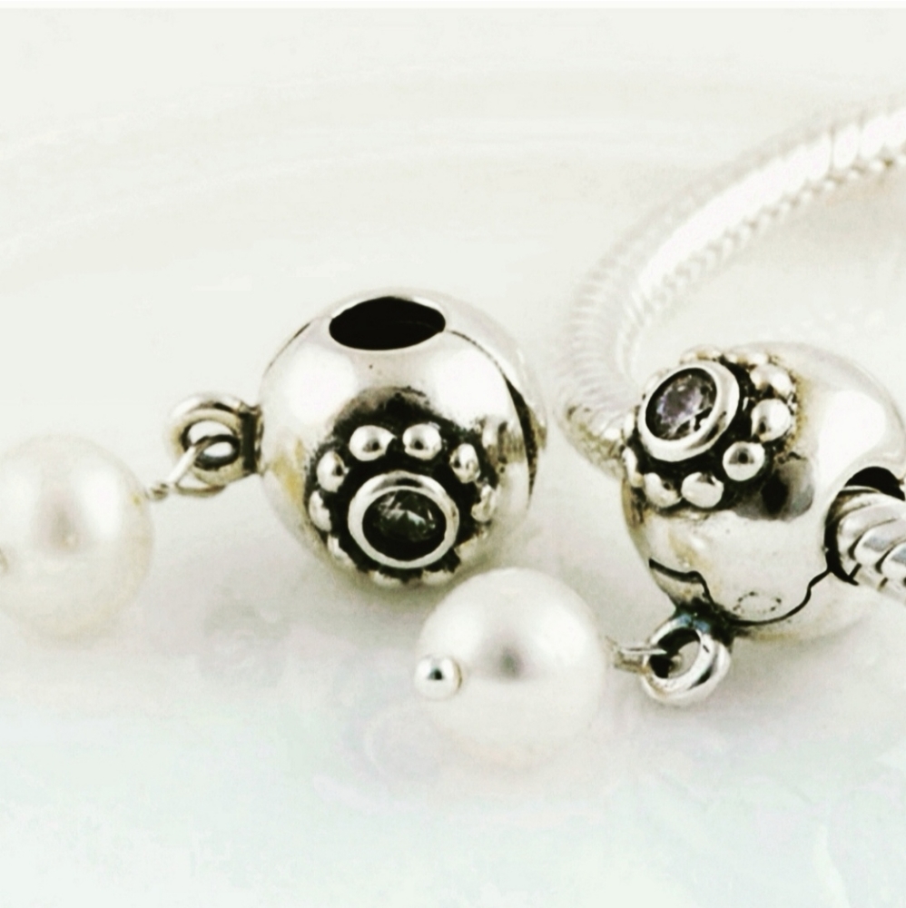 2 Pandora brand " Pearl of Windsor " clips charms retired , like news FIRM price